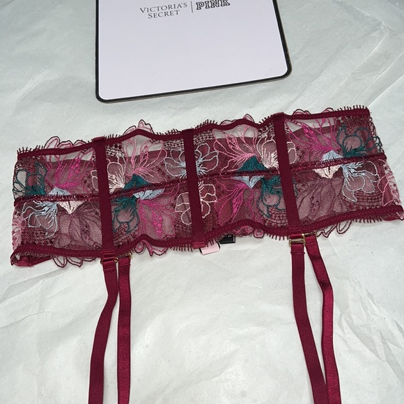 (L) 2pcs Victoria’s Secret Floral Embroidered Set Garter and Thong Panty - Picture 10 of 14